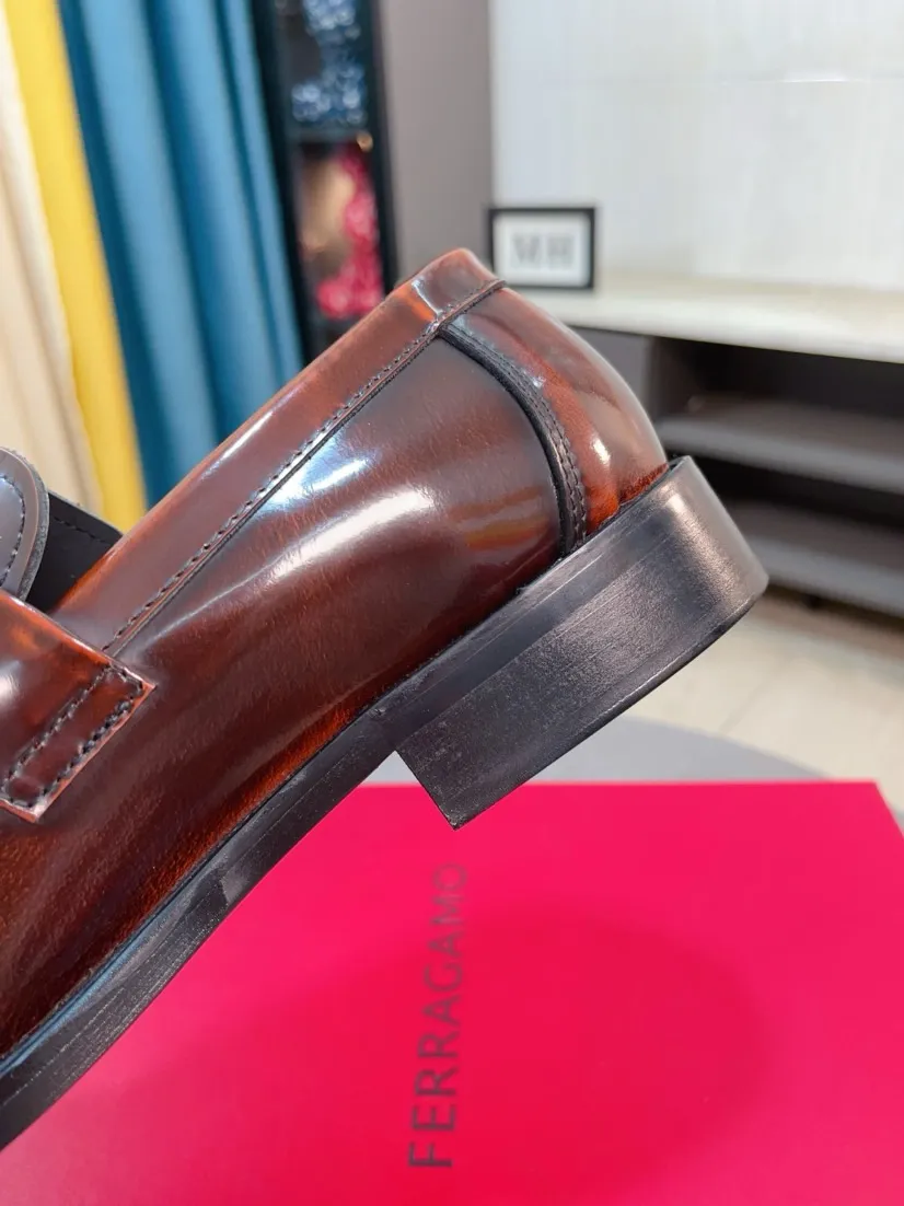 Men's shoes 💰560🌸🌸Water dyed cowhide 🆘[Salvatore Ferragamo] Ferragamo's latest casual business leather shoes for men! Available at counters simultaneously! The fabric is made of specially imported original suede calfskin, and the interior is made of imported water-dyed cowhide. It is absolutely luxurious and leads the fashion trend. Matching code: 38-44 45 customized